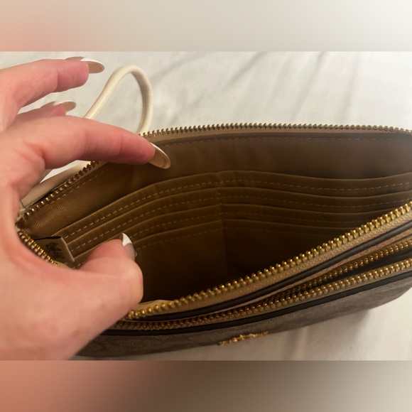 Coach. Wristlet. Brown/cream/gold - Picture 6 of 6